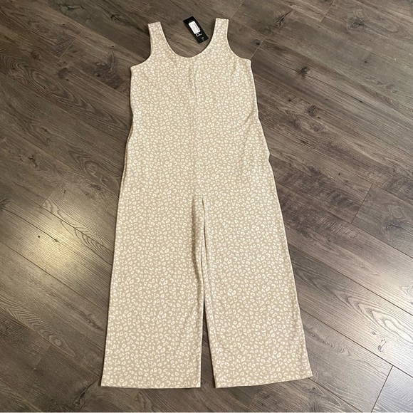 NWT Papillon Jumpsuit Leopard Print soft stretchy over sized beach wear - Picture 2 of 13